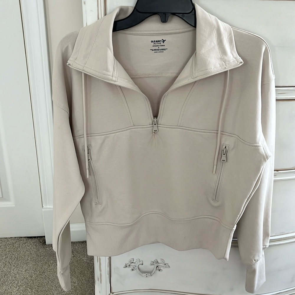 NWOT Old Navy Active Fleece. Women’s size small. Never worn.